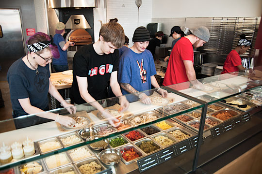 Mod Pizza assembly line. source: http://chaddsfordlive.com/