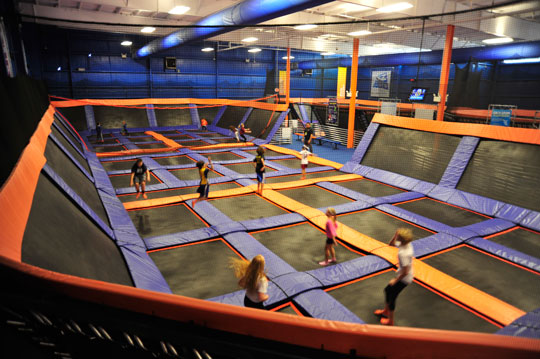 Read more about the article Jumping into fun and fitness at Sky Zone