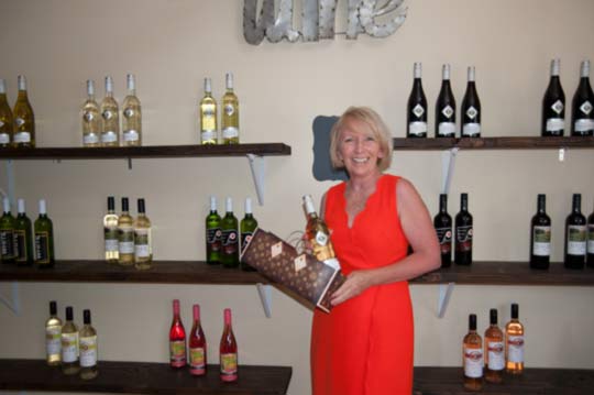 You are currently viewing Wine boutique brandyWINES opens in Barn Shoppes