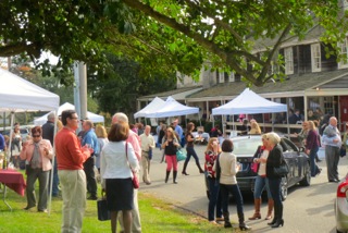 You are currently viewing Wine festival draws oversize crowd