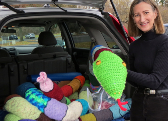 Read more about the article Museum’s yarn bomb explodes with pizzazz