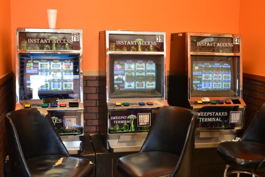 You are currently viewing DA: Trio operated illegal gambling machines