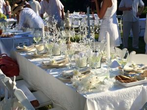 A prize is given to the best decorated table at Brandywine in White, a pop-up gala that benefits area nonprofits.