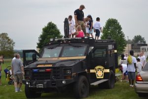 Read more about the article State police elicit smiles at Sunny Day Camp