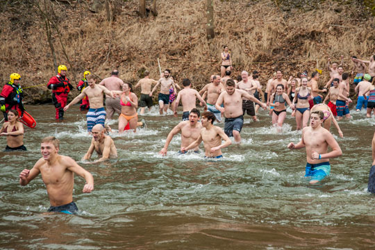 Read more about the article Plunging for fun, education, clean water