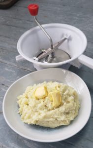 Read more about the article The French Chef: Pomme purée for Thanksgiving