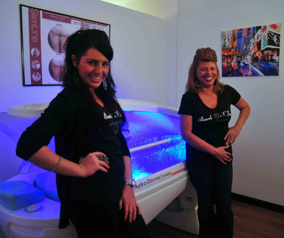 Read more about the article Tanning salon opens in Olde Ridge